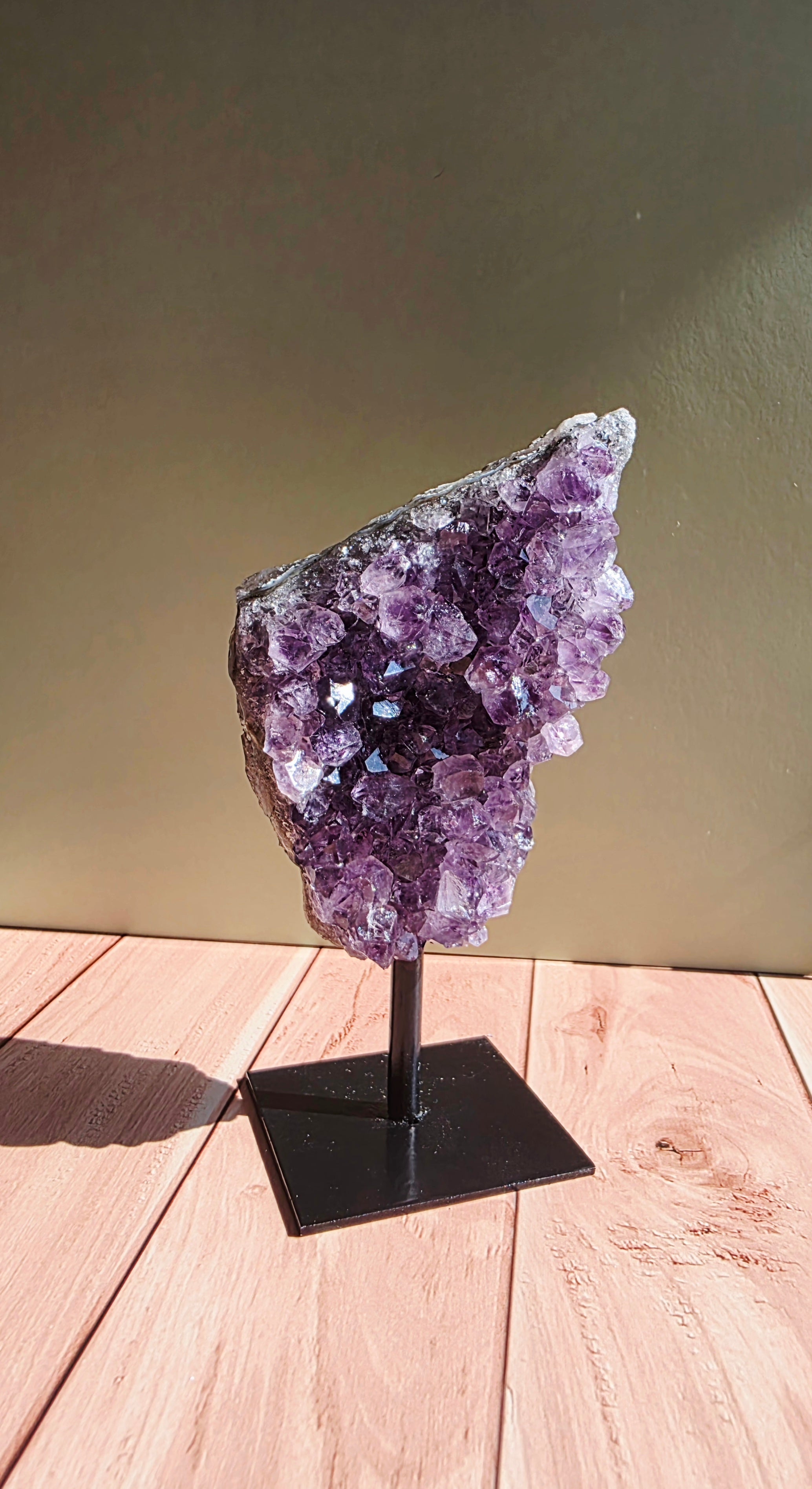 Amethystdruse auf Ständer